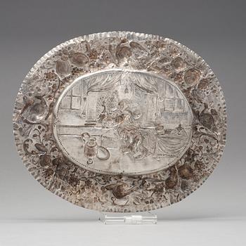 A Swedish early 18th century silver dish, mark of Wolter Siewers, Norrköping 1707.
