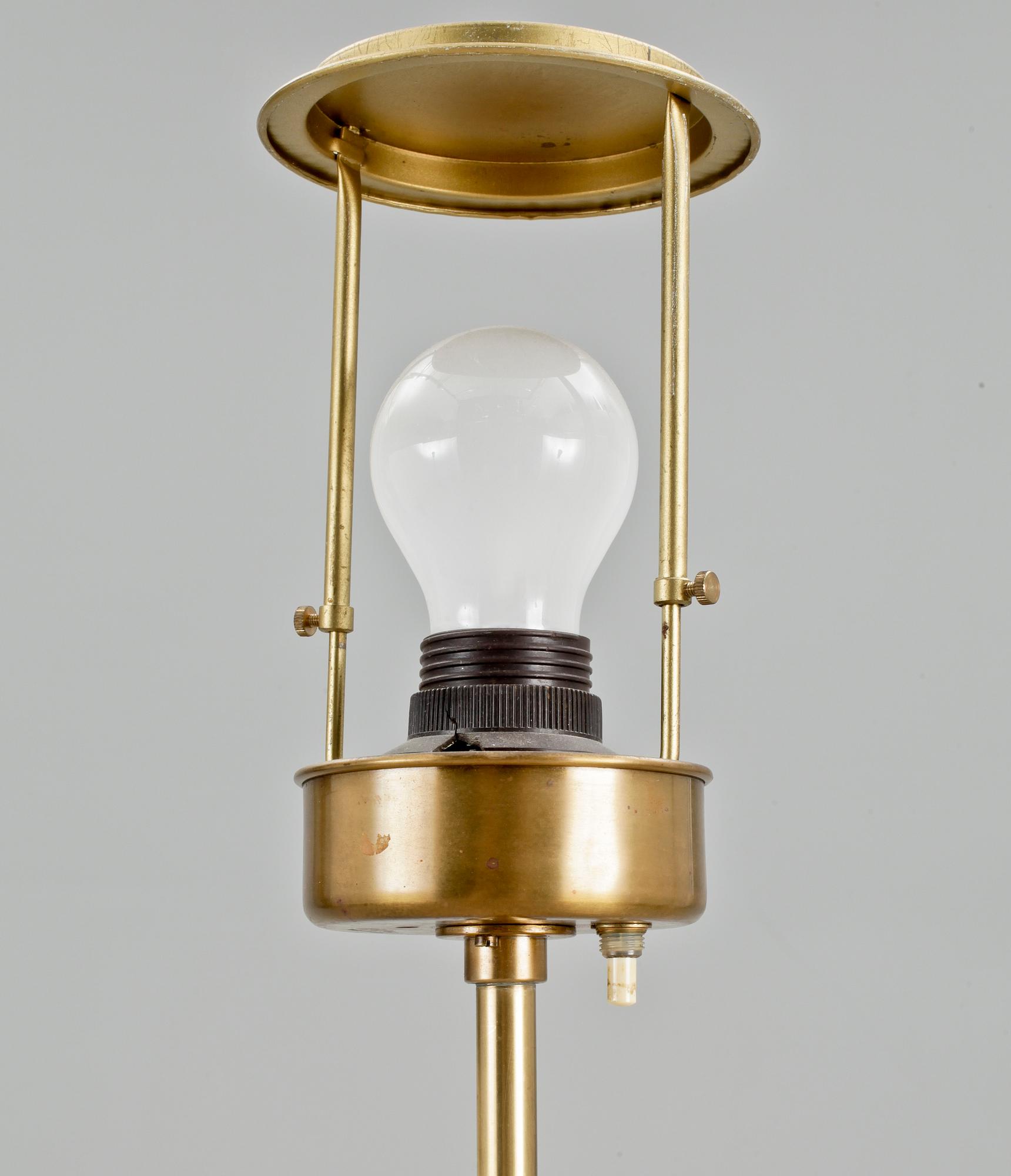 GOLVLAMPA, mässing, Josef Frank, Firma Svenskt Tenn, modellnr 2326, 1900-tal.