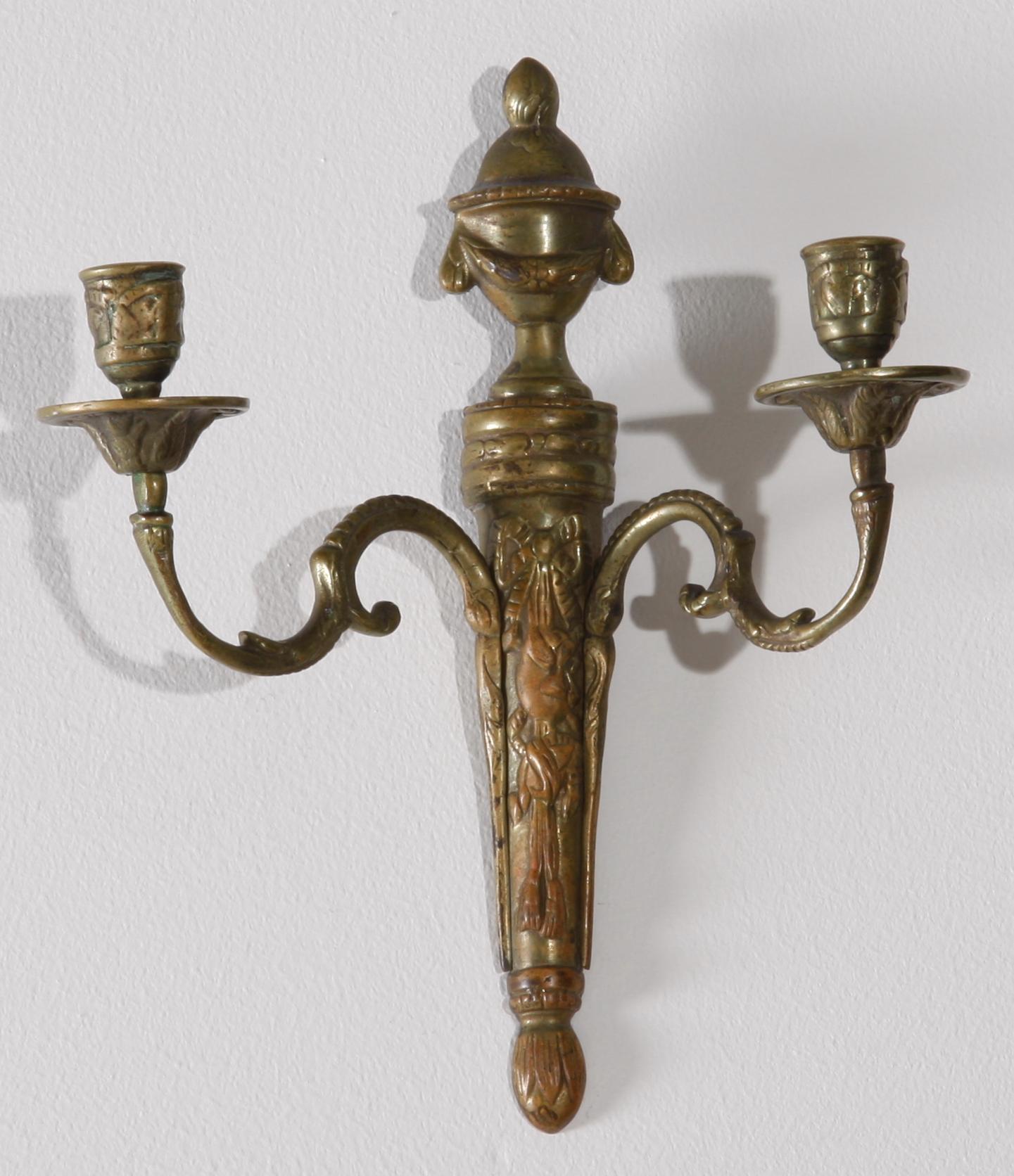 APPLIQUER, ett par. Louis XVI-stil.
