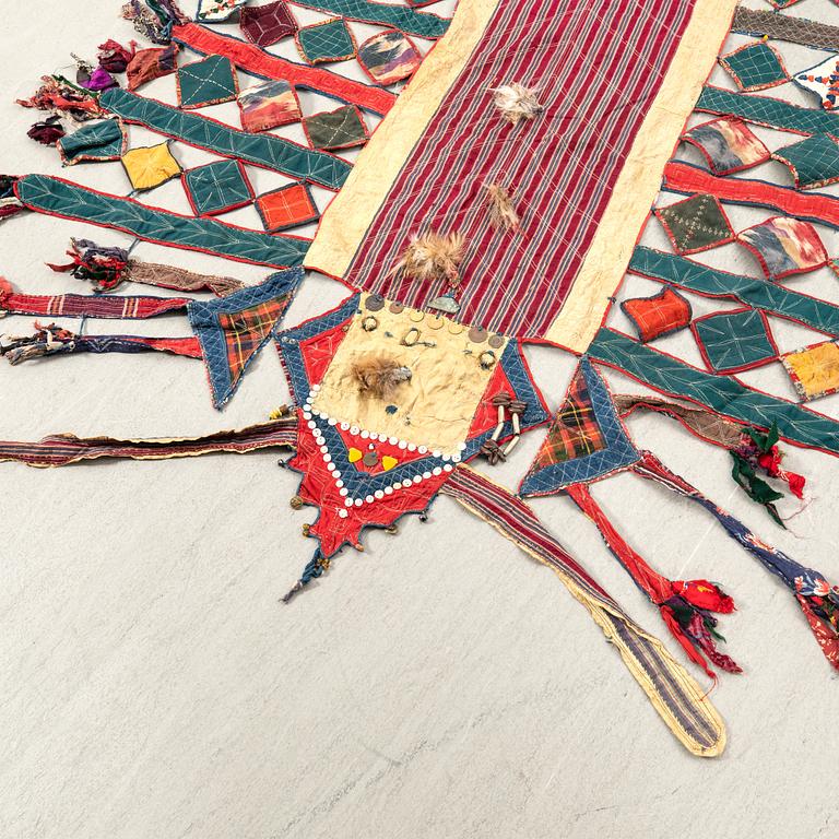 Kamelprydnad Turkmensk semiantik/antik ca 170x145 cm.