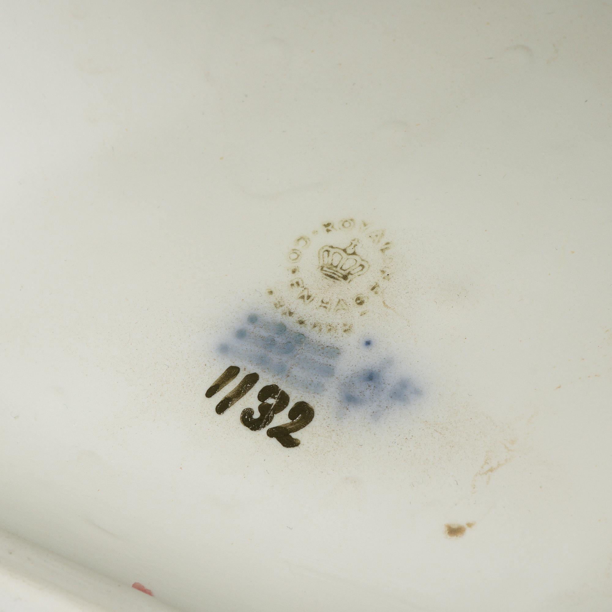 Royal Copenhagen, figurin, porslin, ”Kyssen”, Danmark, 1969-73.