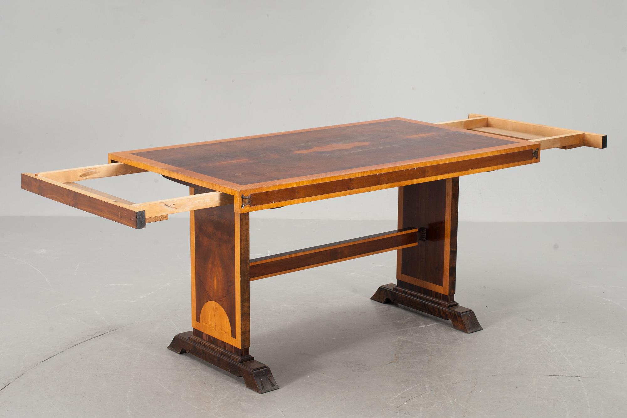 BORD OCH SIDEBOARD. Art Deco, 1900-talets första hälft.