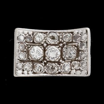 RING, 18k vitguld med briljantslipade samt gammalslipade diamanter, ca 1,58 ct enligt gravyr. Vikt ca 10,5g.
