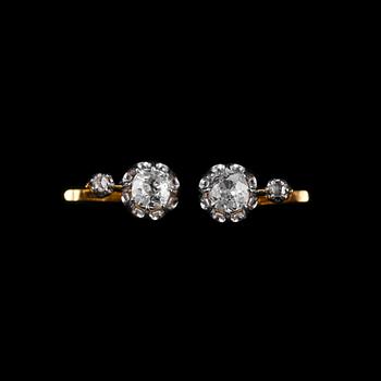 A PAIR OF EARRINGS, old- and rose  cut diamonds c. 1.05 ct. H/I2. Weight 2.8 g.