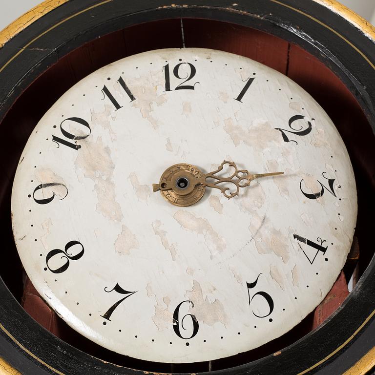 A grandfather clock, 19th century.