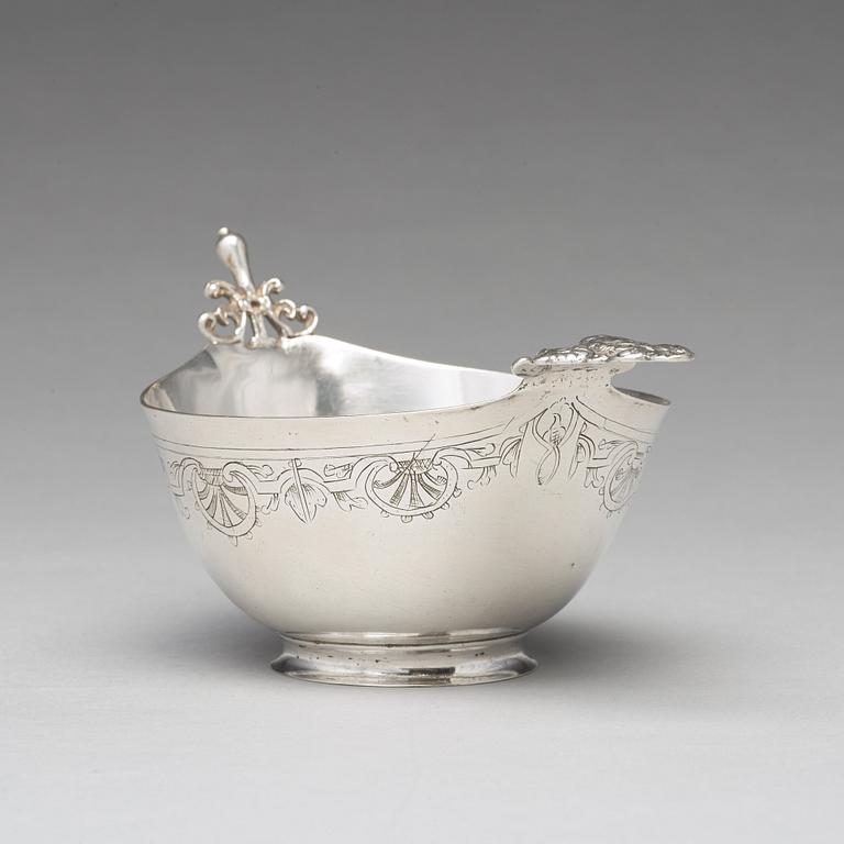 A Swedish 18th century silver brandy-bowl, mark of Daniel Poppelman, Gävle (1744-1764(1771)).