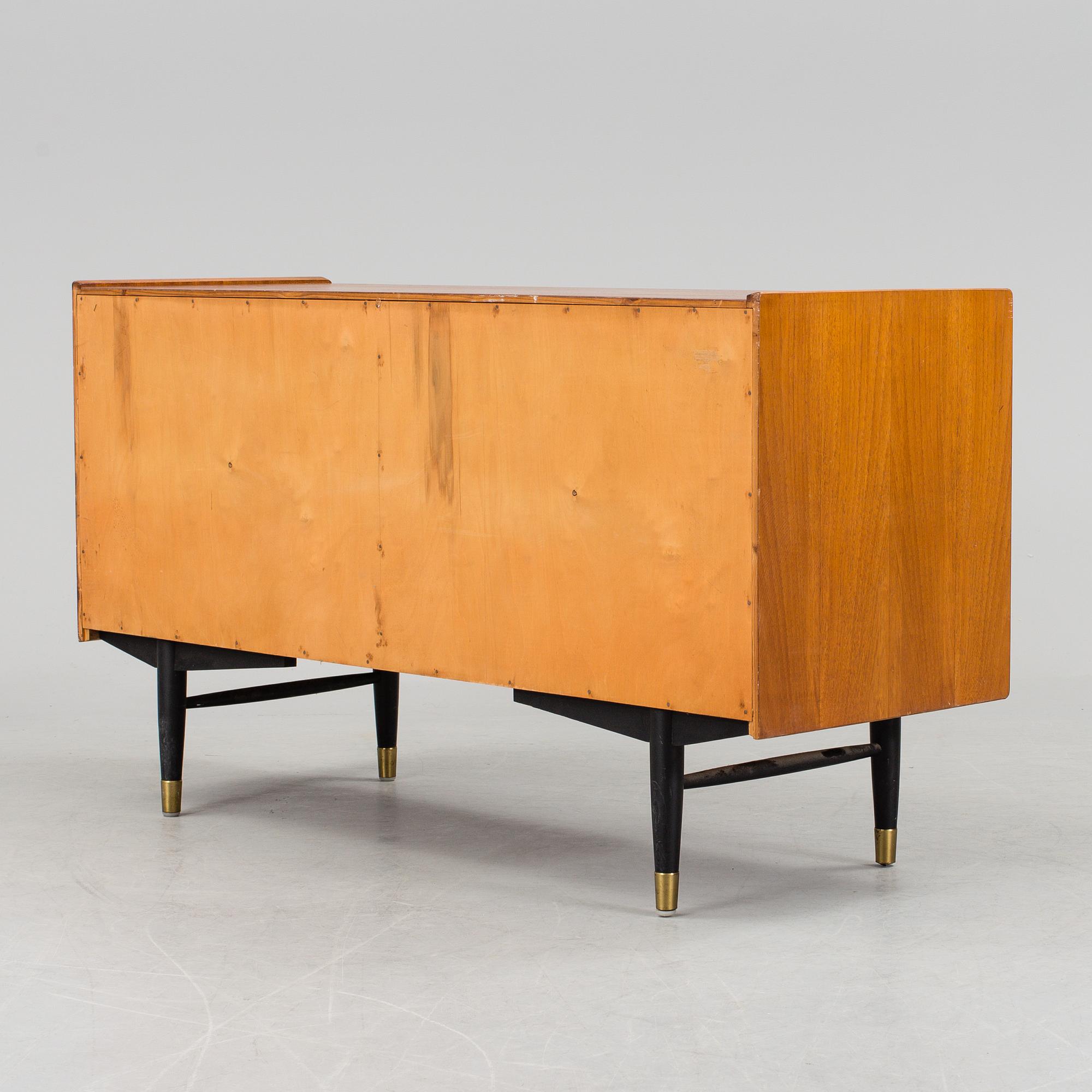 NILS JONSSON, sideboard / skänk, modell 222, Hugo Troeds, Bjärnum, 1950-tal.