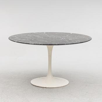 Eero Saarinen, soffbord, "Tulip", Knoll International eller licenstillverkat av Nordiska Kompaniet, 1960-70-tal.