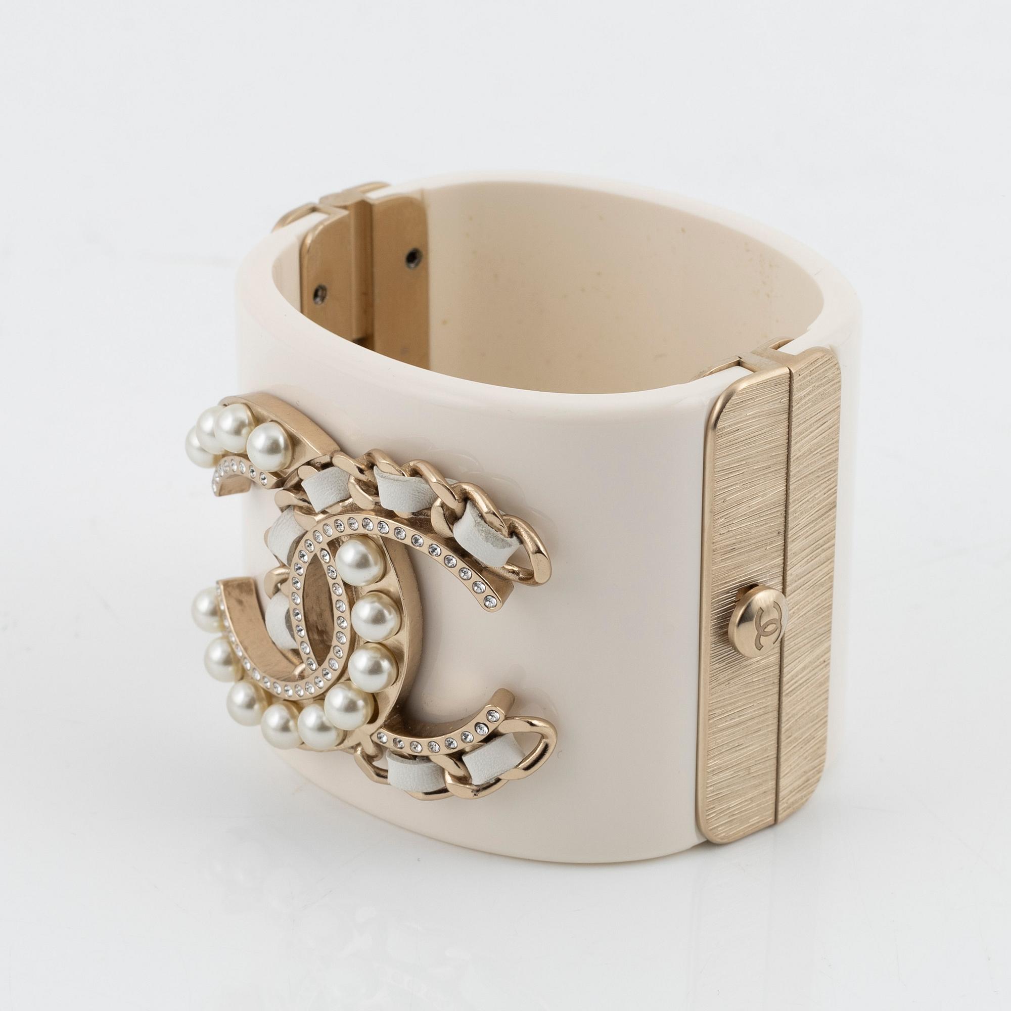 Chanel cuff bracelet 2019 on sale