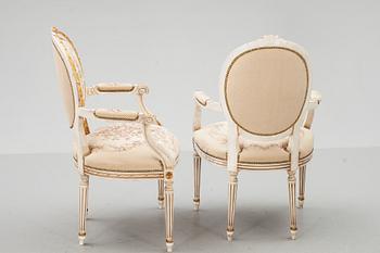 KARMSTOLAR, ett par, gustaviansk stil, 1900-tal.