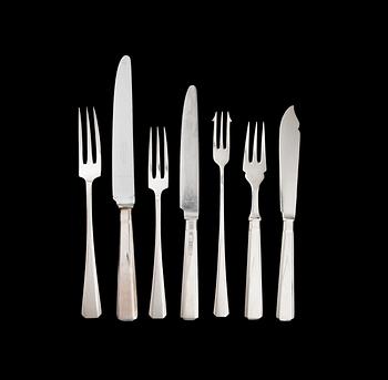 FLATWARE SET, 134 PIECES, sterling silver. England, Sheffield 1953. Silver weight c. 4100 g.