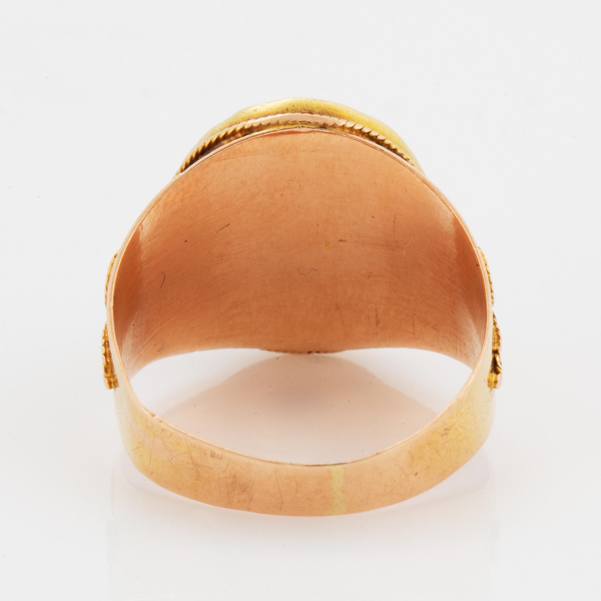Ring, guld med miniatyrporträtt (Kung) Kristian VII (1749-1808) Kung av Danmark & Norge  i Cornelius Höyers art.