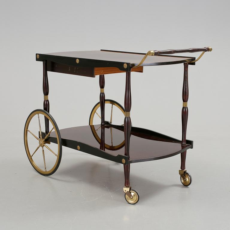 SERVERINGSVAGN, 1900-talets andra hälft.