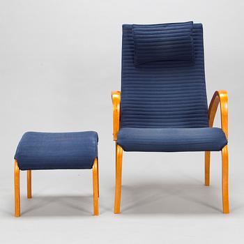 Markku Pakkanen, An armchair "Harlekiini" and an ottoman for Asko, late 20th century.