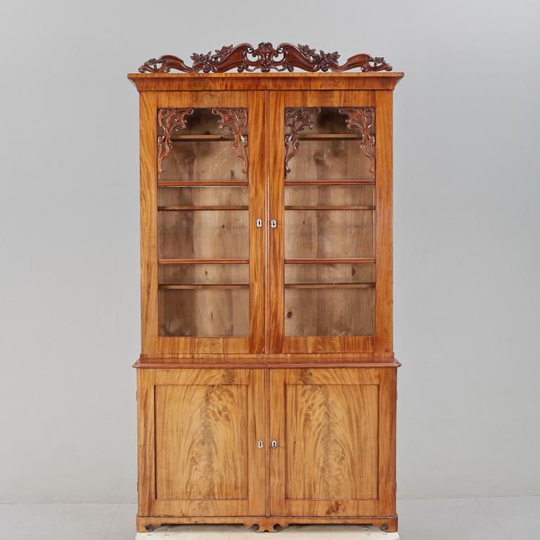 BOKSKÅP, senempire, 1800-talets mitt.