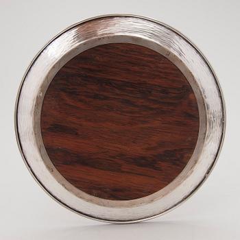 TAPIO WIRKKALA, fat, sterling silver och ädelträ, stämplat TW, Hopeakeskus, Tavastehus, 1973.