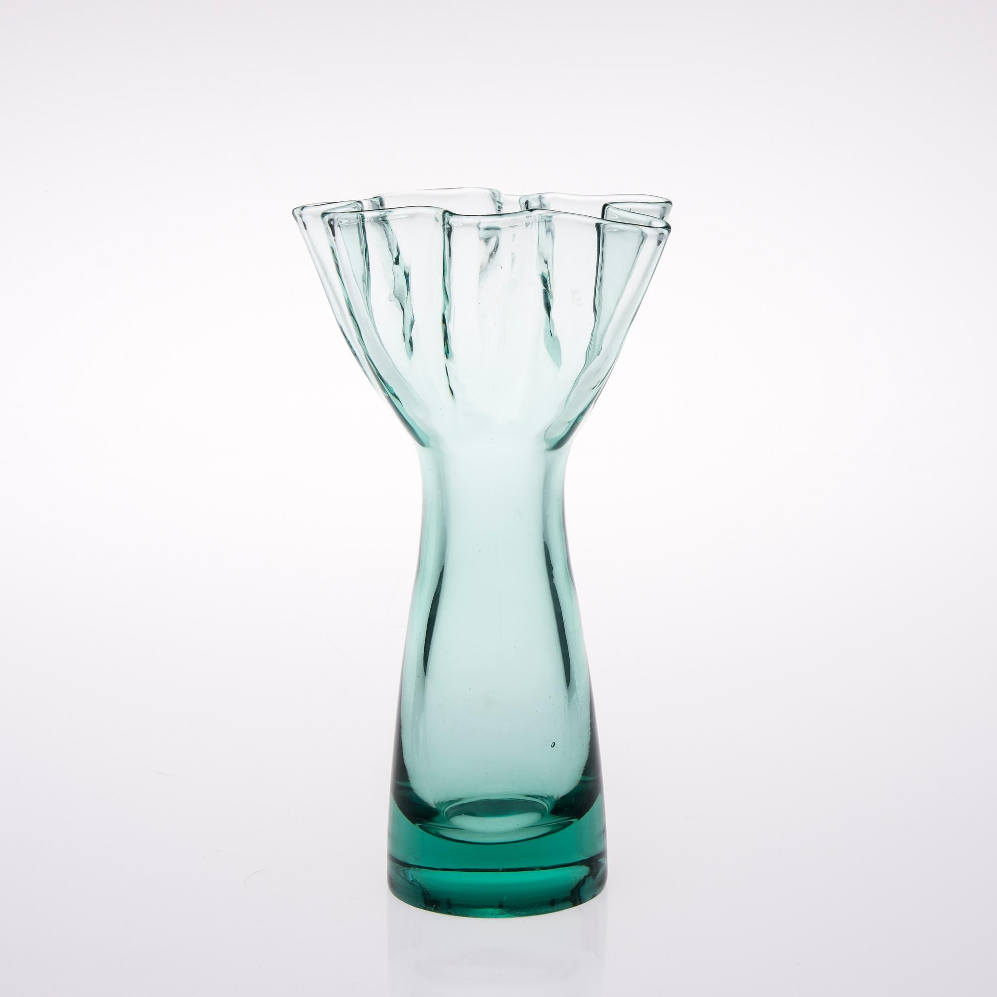 VAS, glas, signerad H. Turpeinen Riihimäenlasi Oy, 1940-50-tal.