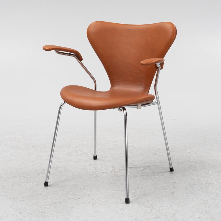 Arne Jacobsen, karmstol, "Sjuan", Fritz Hansen, Danmark.