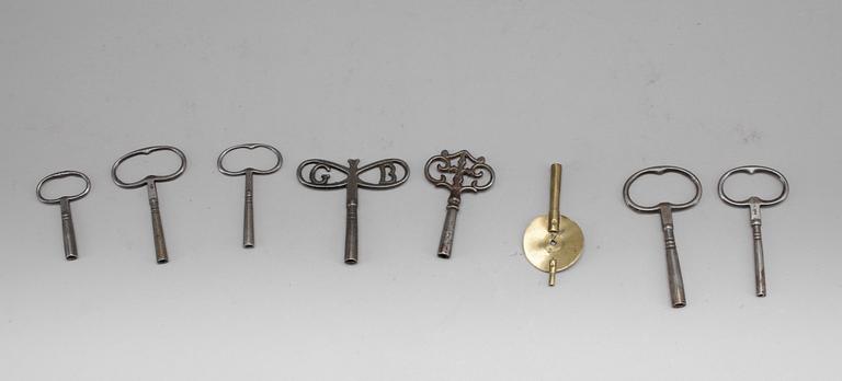KLOCKNYCKLAR, 14 st, mässing och metall, 1700-1900-tal.