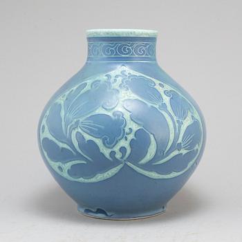 JOSEF EKBERG,a stoneware vase, sgarfitto, Gustafsberg 1919.