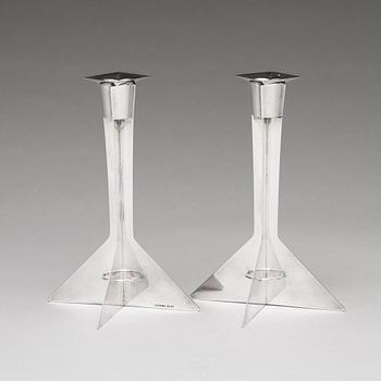 Hubert Hydman, a pair of sterling candlesticks, Stockholm 1988.