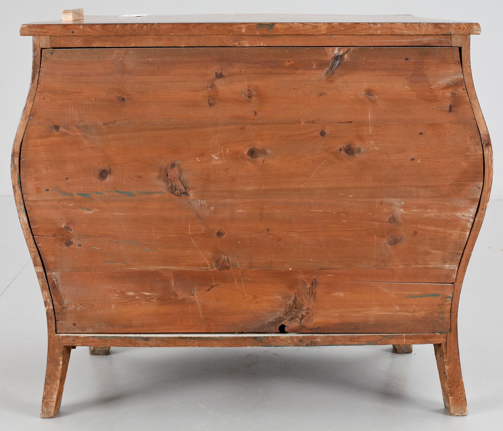 BYRÅ, rokokostil. 1800-tal.