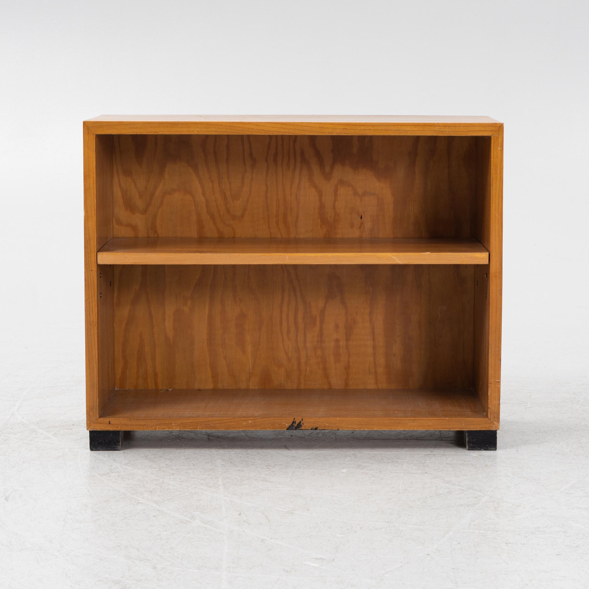 Bokhylla, funkis, 1900-talets första hälft.