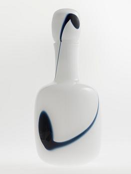 KARAFF, glas, "Blues", signerad Timo Sarpaneva 99/1985. Iittala.