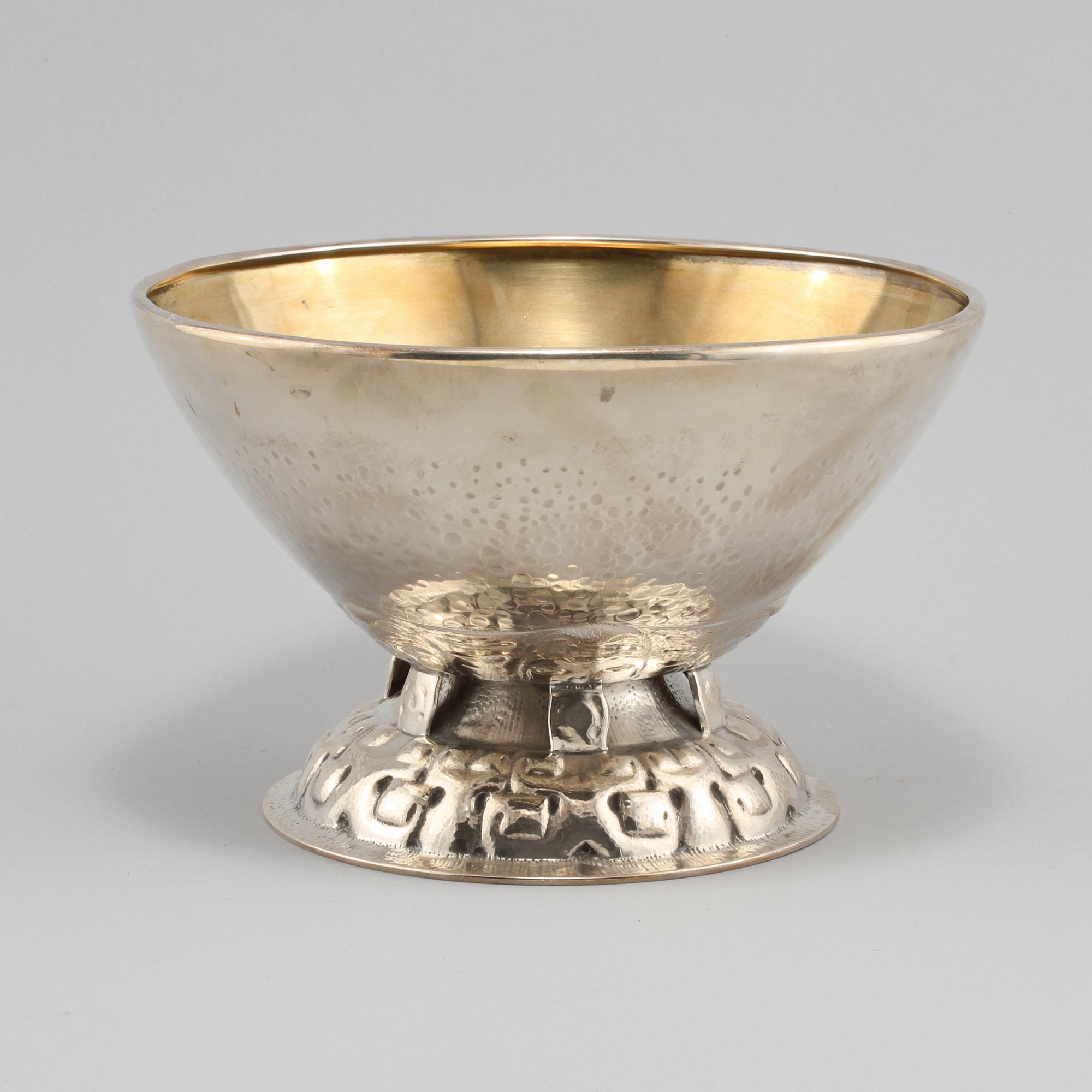 SKÅL, silver, K Andersson, Stockholm, 1917. Vikt 695 g.