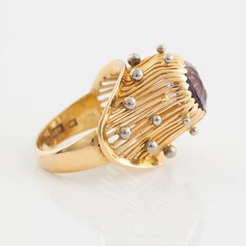 Stigbert, gold ring with amethyst, 50's.