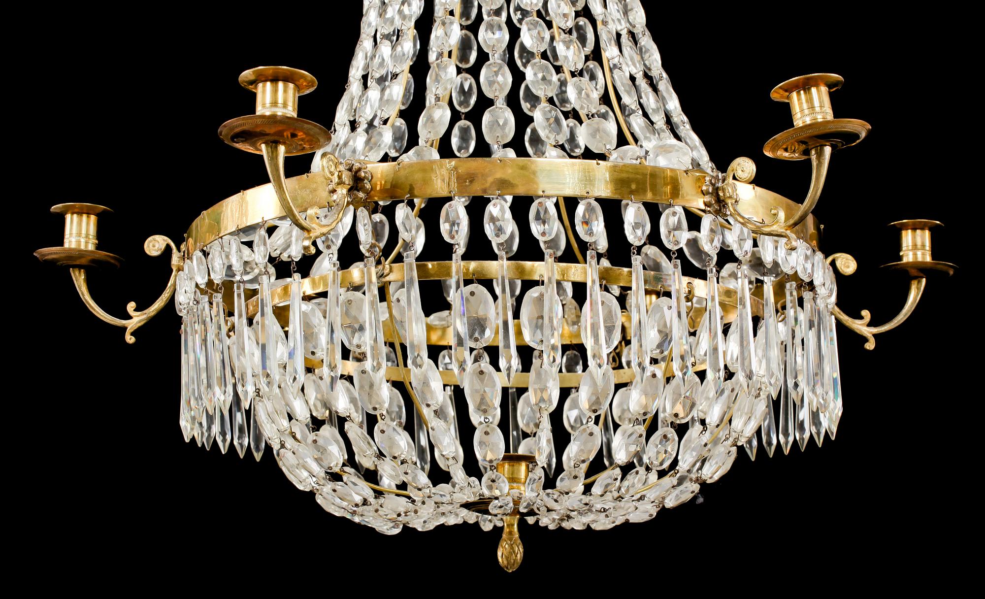 LJUSKRONA, gustaviansk stil, 1900-talets första hälft, höjd 90 cm.