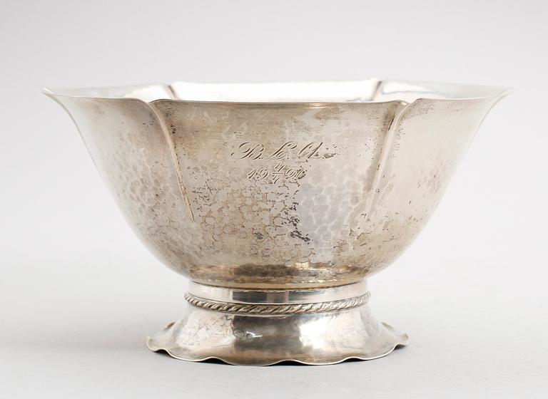 SKÅL, silver, K Andersson, Stockholm 1926. Vikt 300 gram.