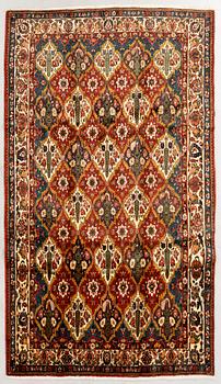 Bachtiari rug, 326x205 cm. - Bukowskis