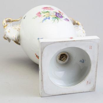 LOCKURNA, porslin, Fürstenberg, 1900-talets första hälft.