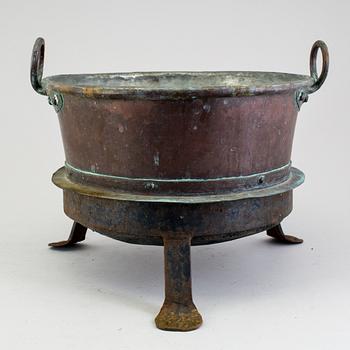 THREE 19TH CENTURY COPPER KITCHEN UTENSILS.