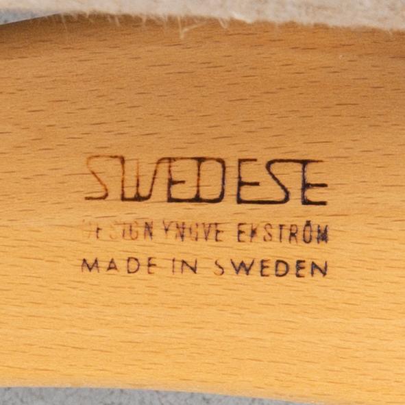 Yngve Ekström, ett par fåtöljer, en fotpall, "Lamino", Swedese.