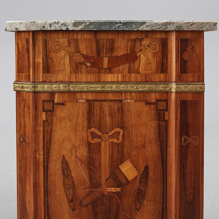 A Gustavian marquetry commode attributed to G. Foltiern (master in Stockholm 1771-1804).