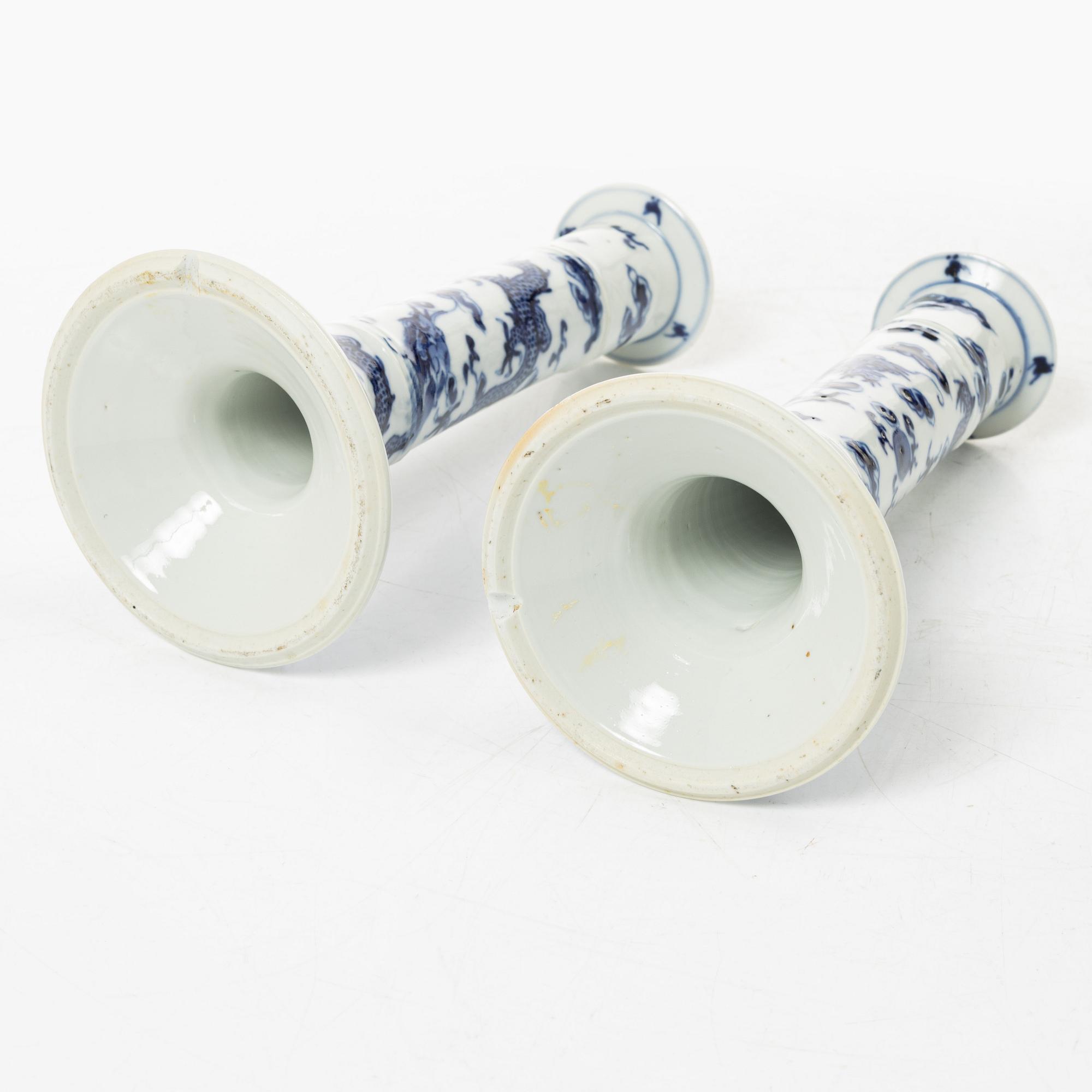 Ljusstakar, ett par, porslin, Kina, 1900-tal.