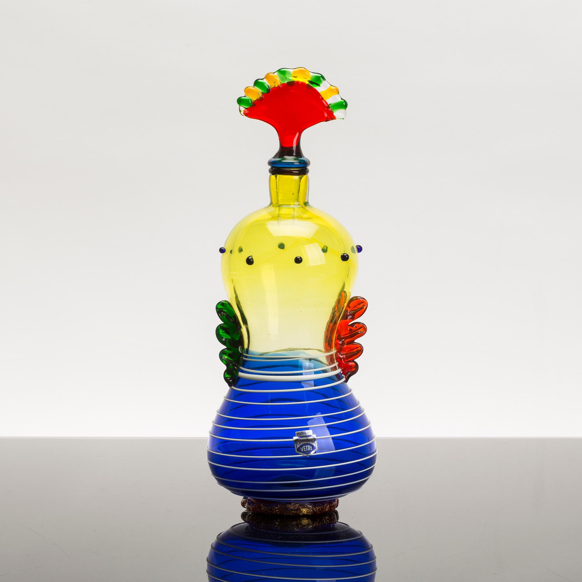 A MEMPHIS DESIGN VASE FROM CENEDESE, MURANO, 1980's.