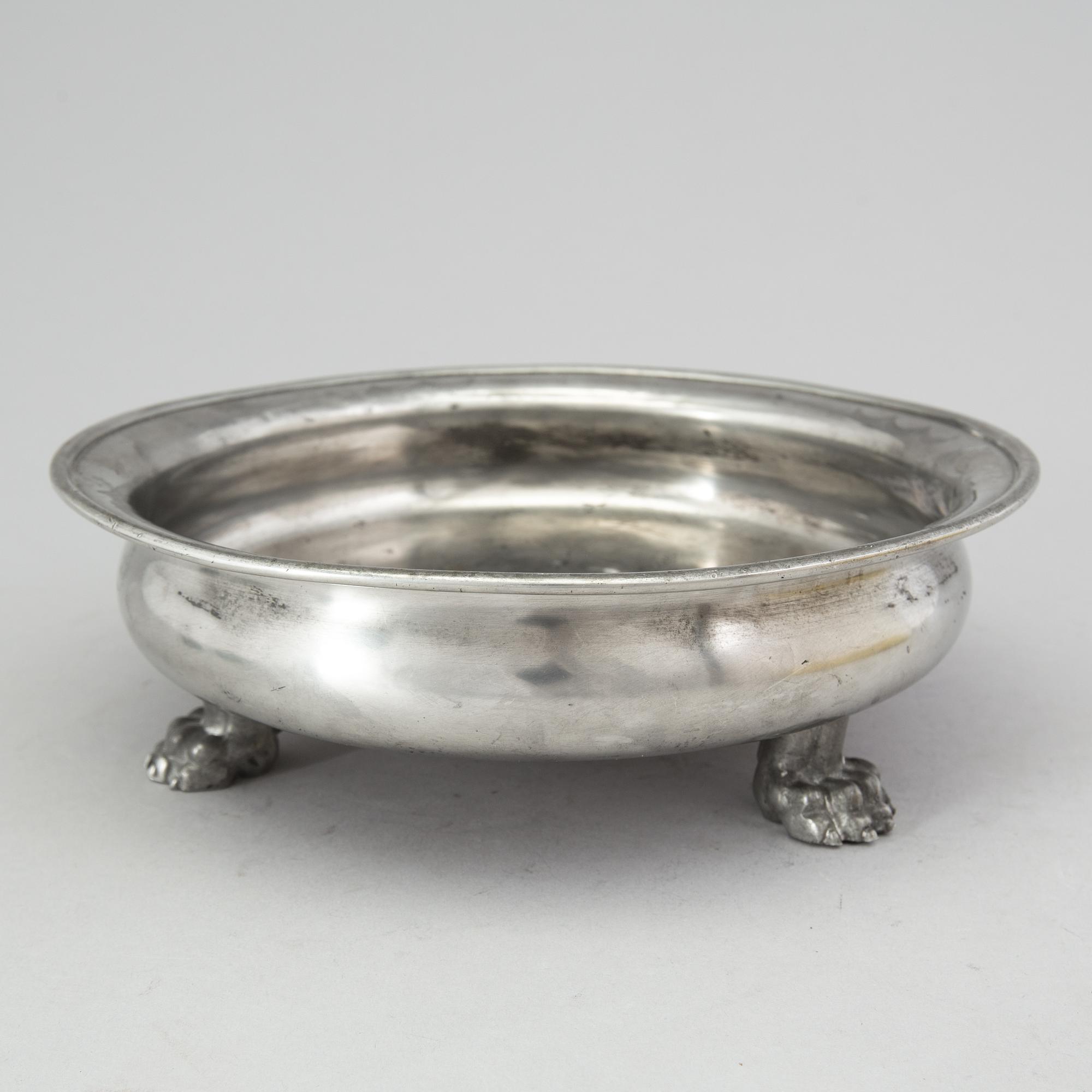 A peuter bowl by Anna Petrus for Firma Svenskt Tenn, 1928.