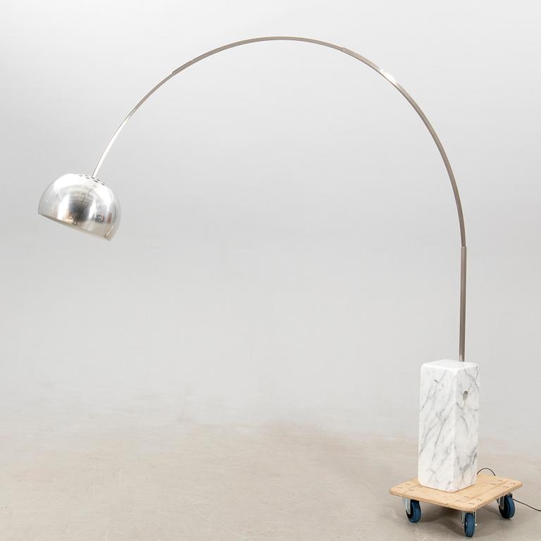 Achille & Pier Castiglioni, golvlampa, "Arco", Flos, Italien.