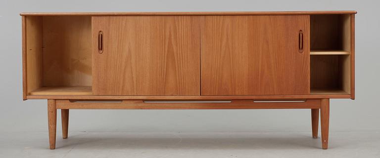 SIDEBOARD, Nils Jonsson, Troeds, 1900-talets andra hälft.