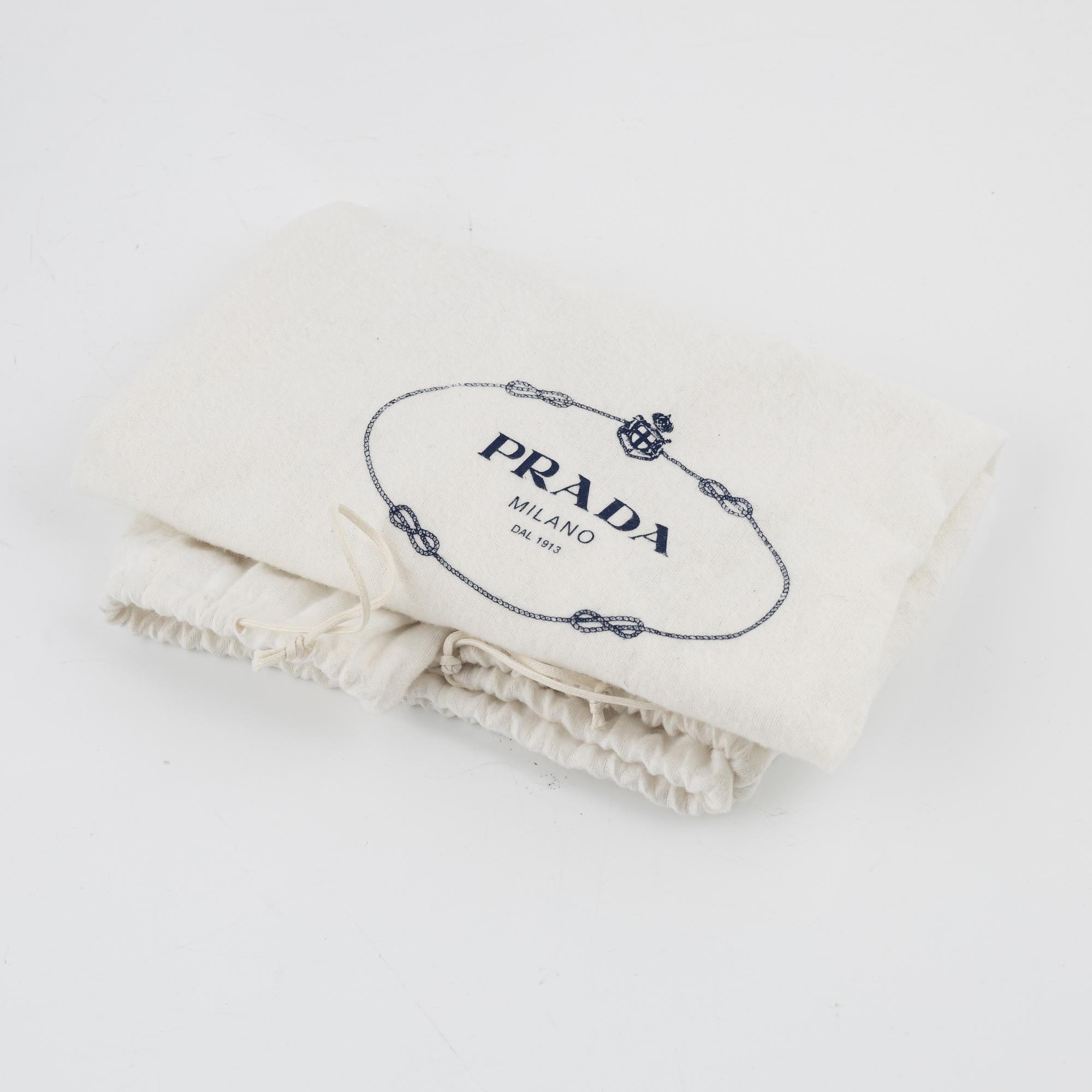 Prada, väska, svart skinn.