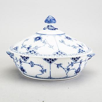 Servis 47 dlr Musselmalet halvblonde Royal Copenhagen Danmark 1900-talets andra hälft.