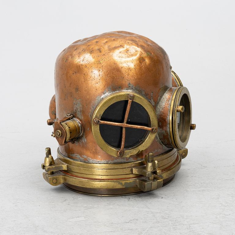 Diving helmet, for deep-sea divers, circa 1900 (before 1904),  C.A. Lindqvist (Carl Axel L 1828-1904).