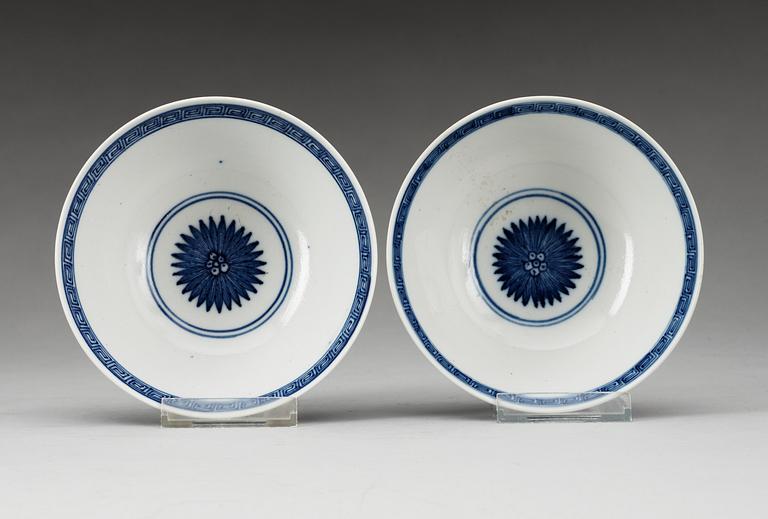 A pair of blue and white bowls, Qing dynasty, Yongzheng (1723-35), with Xuande four character mark.