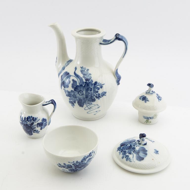 Servis  "Blå Blomst" ca 59 dlr Royal Copenhagen Danmark porslin.