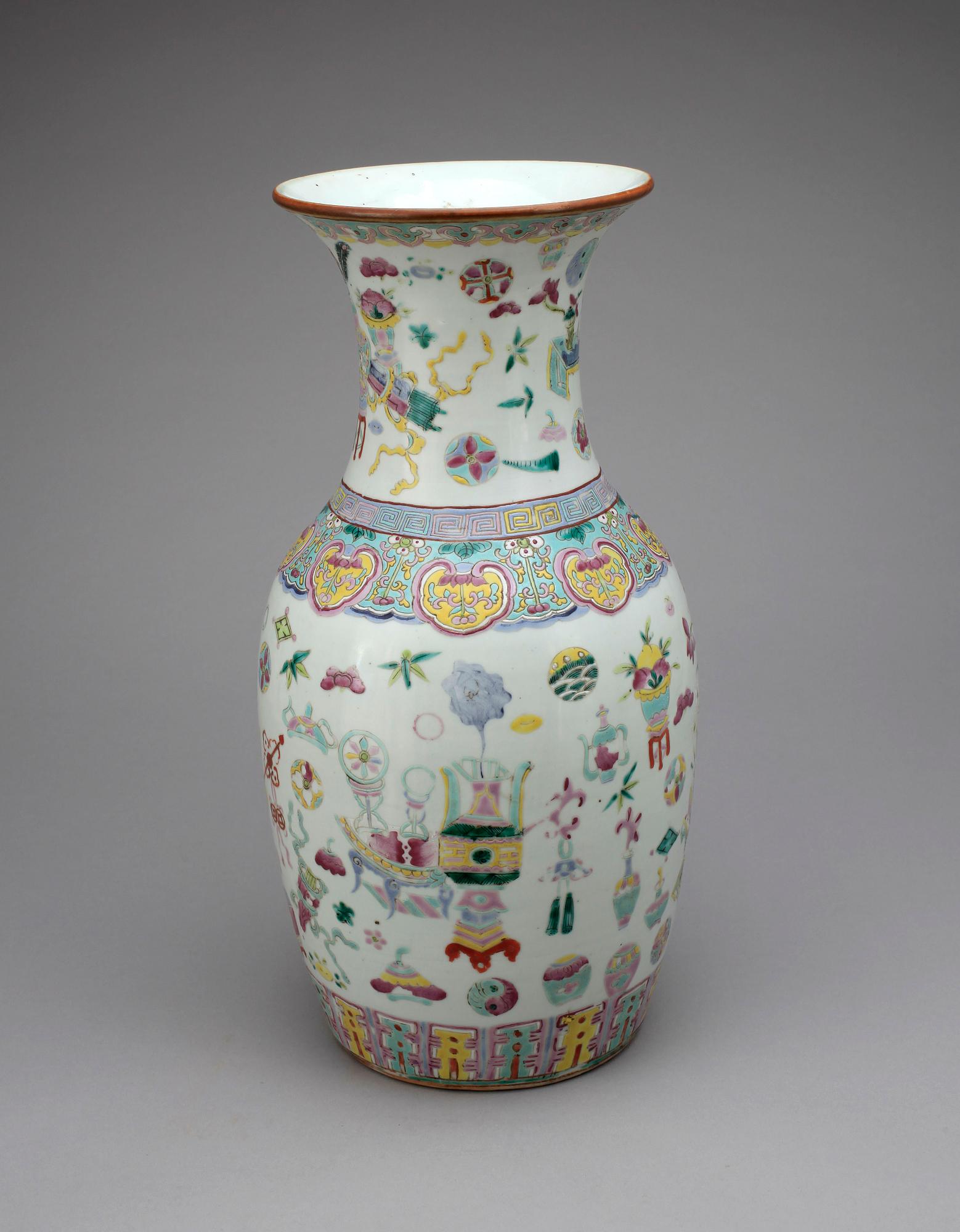 VAS, porslin, Kina, 1900-tal.