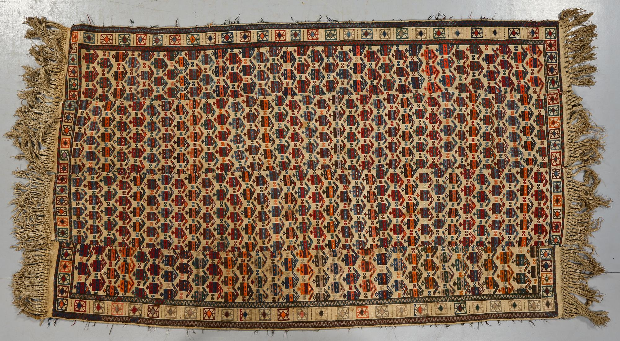 MATTA, troligen Soumak, semiantik, 172 x 103 cm.