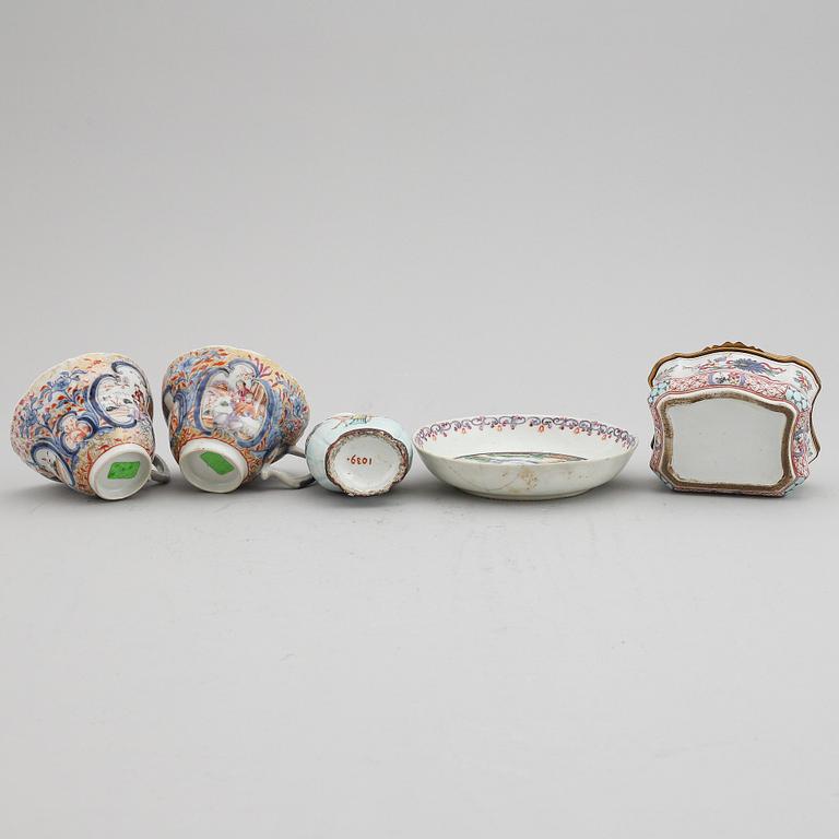 Two cups, a dish, a vase and a box, Qing dynasty, Qianlong and the box is Samson.